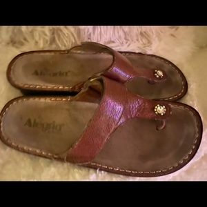 Allegria Tan jewel Thongs Size 39